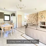 Aspri Petra Rachoni - 3 Bedrooms 7 Guests