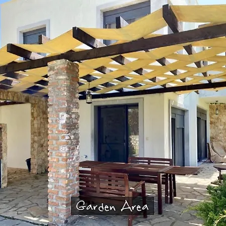 Aspri Petra Rachoni - 3 Bedrooms 7 Guests فيلة