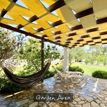 Aspri Petra Rachoni - 3 Bedrooms 7 Guests فيلة