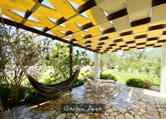 Aspri Petra Rachoni - 3 Bedrooms 7 Guests فيلة