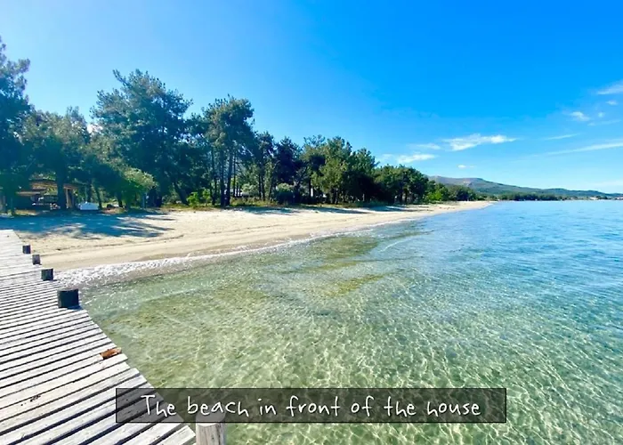 Aspri Petra Rachoni - 3 Bedrooms 7 Guests فيلة *