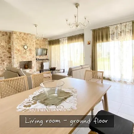 Aspri Petra Rachoni - 3 Bedrooms 7 Guests Szkála Rahoníu