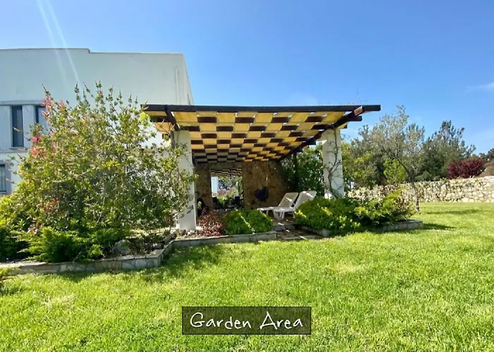 Aspri Petra Rachoni - 3 Bedrooms 7 Guests